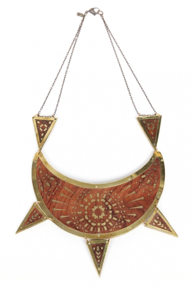 <p>Collier en bois, Pamela Love </p>