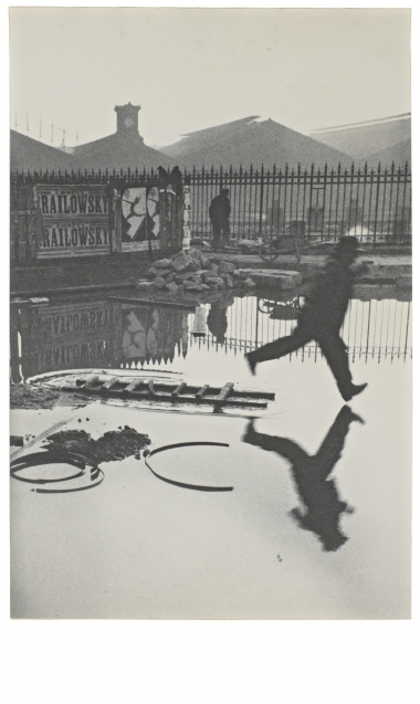 Derrière la gare St Lazare, Paris, 1932. Tirage de 1946, estimation: 120.000-180.000 euros.