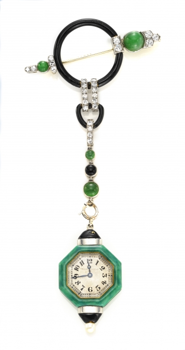 <p>Montre chatelaine de Van&nbsp;Cleef & Arpels datant de 1924, expos&eacute;e au Museum of Contemporary Art de Shanghai, pour&nbsp; Van Cleef & Arpels : The Art of Timeless Beauty.&nbsp;Du 20&nbsp;mai au 14 juillet 2012.&nbsp;</p>