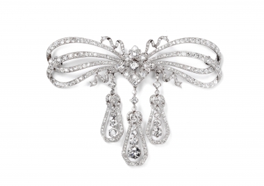 <p>Broche en platine et diamants, Cartier 1907</p>