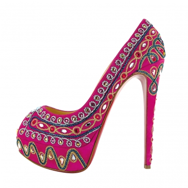 <p>Stiletto Bollywood, Christian Louboutin en veau et velours</p>