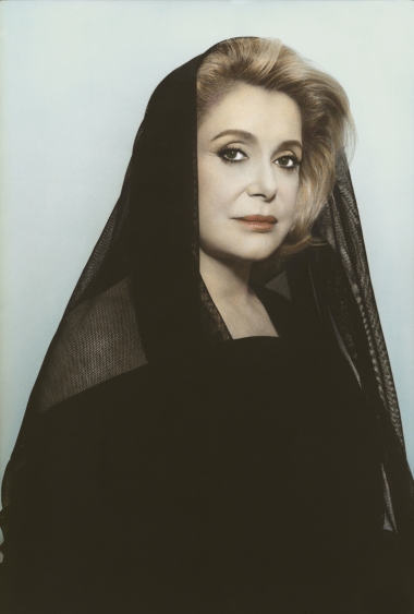 <p>Catherine Deneuve par Youssef Nabil en 2010 &agrave; Paris</p>