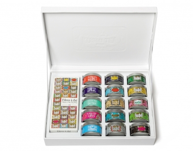 <p>Les indispensables de la maison&nbsp;Kusmi Tea rassembl&eacute;s dans un coffret.</p>