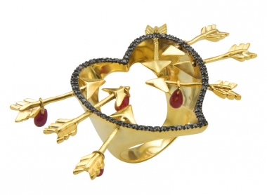 <p>Bague 'Love is in the Hair', en or, diamants noirs et rubis, Delfina Delettrez </p>