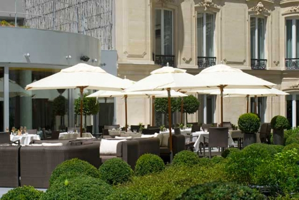 La terrasse du Fouquet's Barrière.