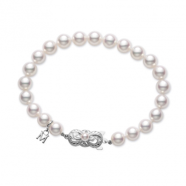 <p>Collier en perles Mikimoto</p>