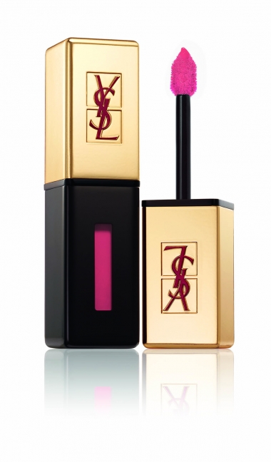 <p>Rouge pur couture, Vernis &agrave; L&egrave;vres n&deg; 12 Corail Fauve, Yves Saint Laurent&nbsp;</p>