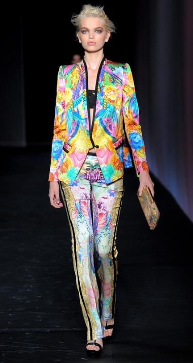 <p>D&eacute;fil&eacute; Robert Cavalli, printemps-&eacute;t&eacute; 2012</p>