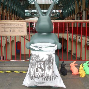 New London Rubbish Bin par Paul Smith, à Covent Garden