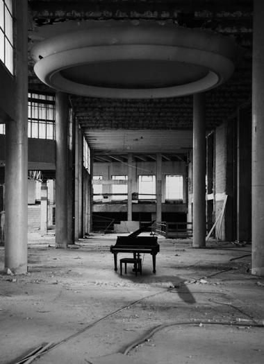 No one returns I (Une performance invisible), 2010
