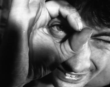 C'est mignon tout ça, vidéo mono-bande (autofilmage), 1993, Pierrick Sorin