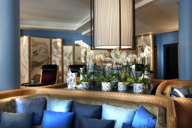 <p>Les influences se c&ocirc;toient dans le salon d'accueil du Five Hotel & Spa.</p>
