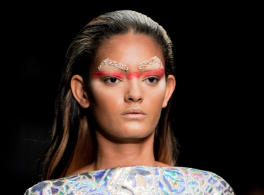<p>D&eacute;fil&eacute; Manish Arora, &eacute;t&eacute; 2012</p>