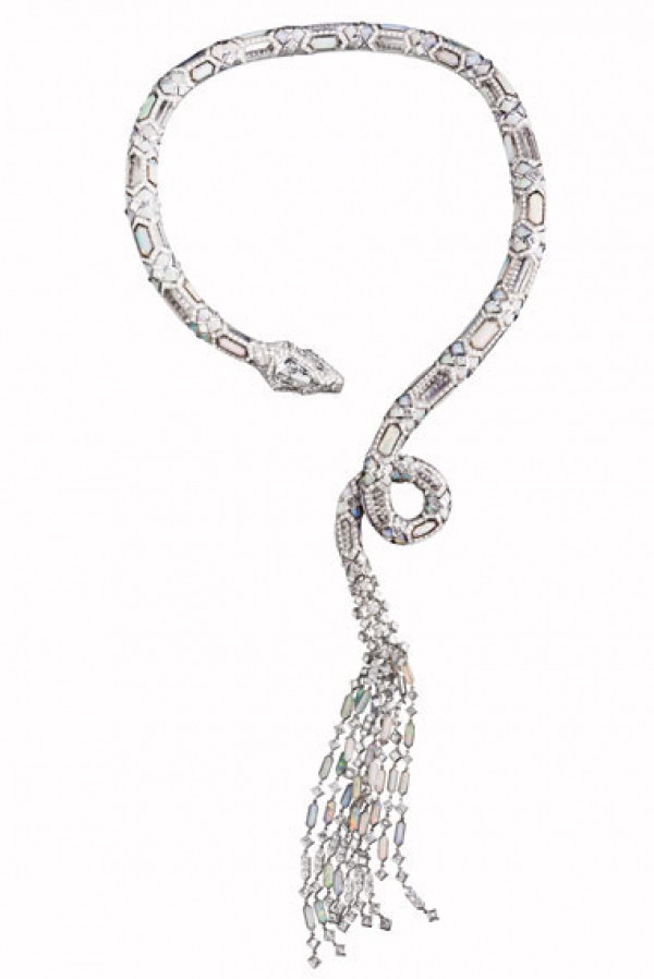 Collier diamant, opale et cristal de roche, 
collection « L’Artisan du rêve », Boucheron.