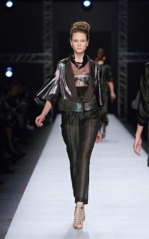 YVES SAINT LAURENT, collection pintemps-été 2009