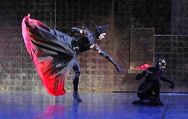 Blanche Neige - Ballet Preljocaj - Céline Galli, Lorena O'Neill