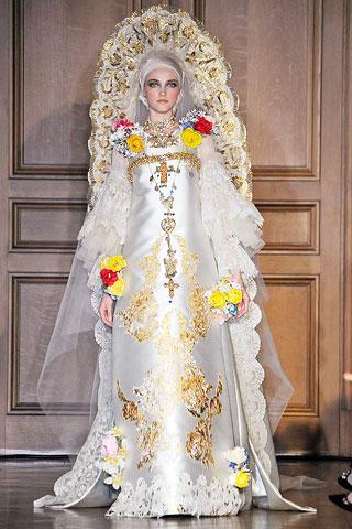 Défilé haute couture Christian Lacroix 