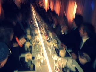 70 mètres: la longueur de la table du diner. La plus longue de Paris ce soir-là...